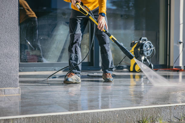 Best Patio and Deck Pressure Washing  in Minneola, FL